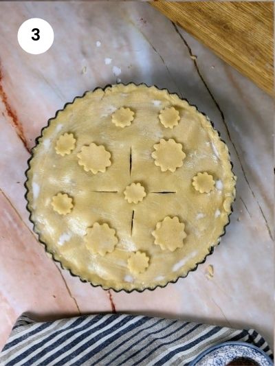 Apple Blackberry pie ready for the oven.