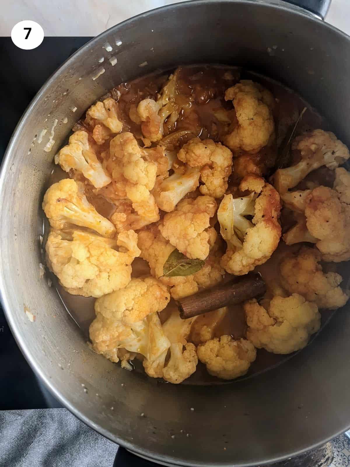 Braised cauliflower cooked in the pot.