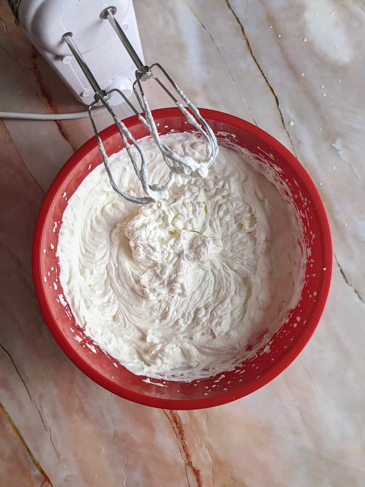 Whipped cream is ready to be used.