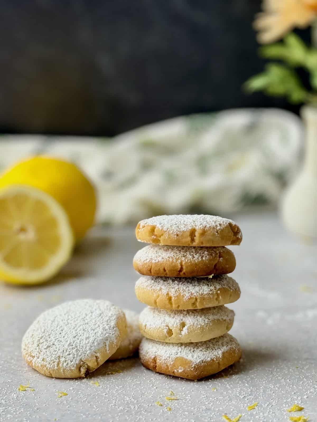 Greek Lemon Cookies - Koulourakia Lemoniou.