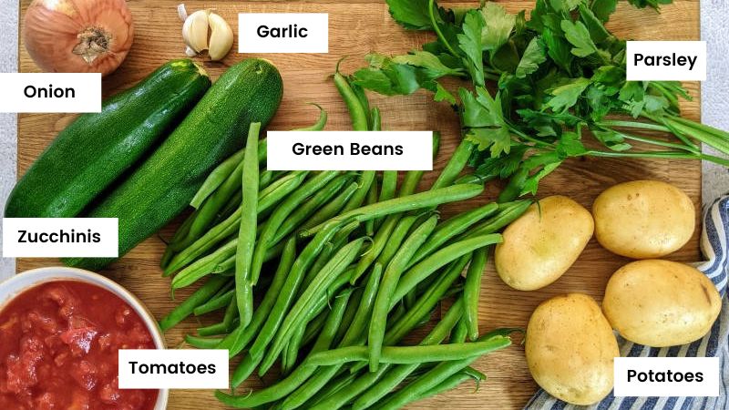 Ingredients for mediterranean green beans stew.