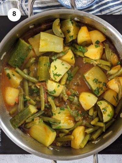 Green beans stew is ready.