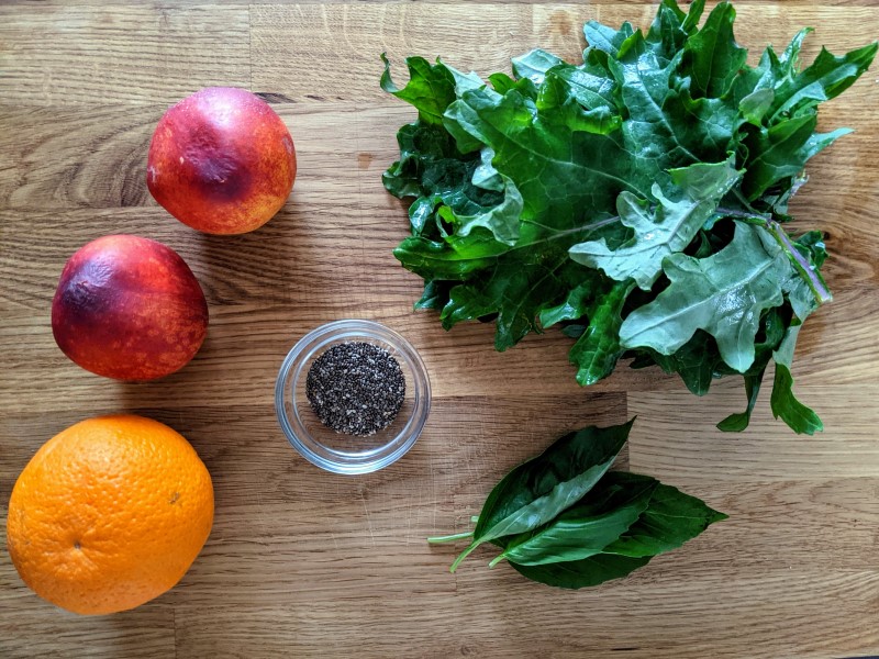 Ingredients for kale & nectarine smoothie.