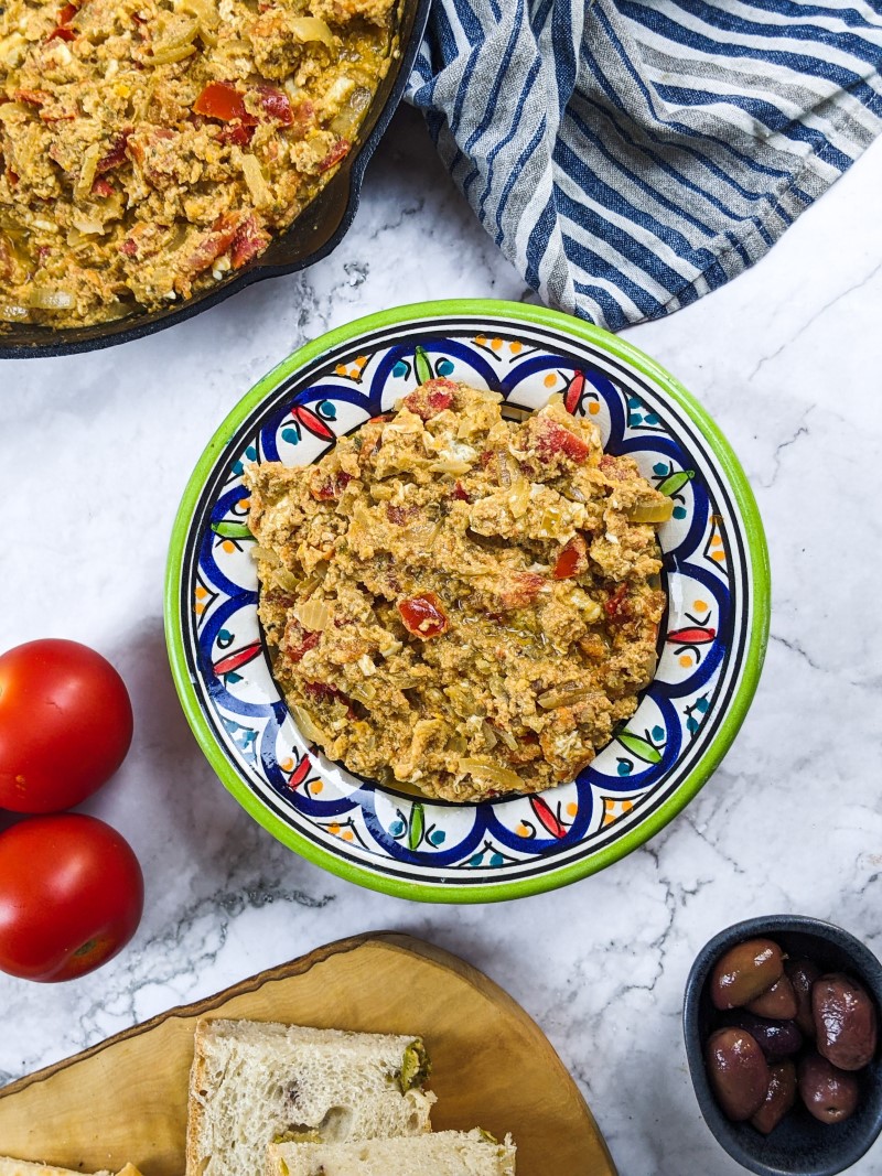 Greek Eggs With Tomatoes - Strapatsada.