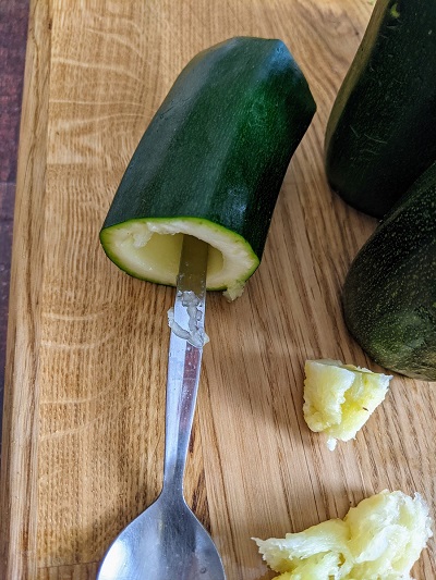Remove the flesh from the zucchinis.