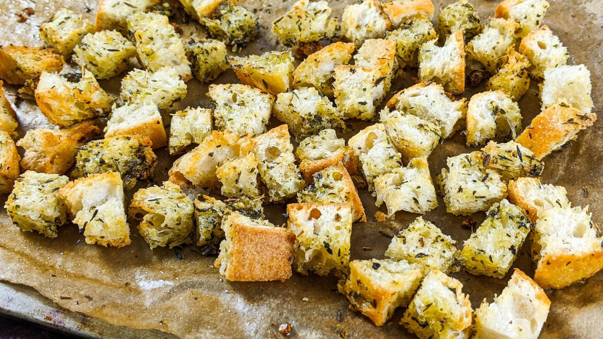 Homemade Vegan Croutons With Herbs Croutons for Soups & Salads